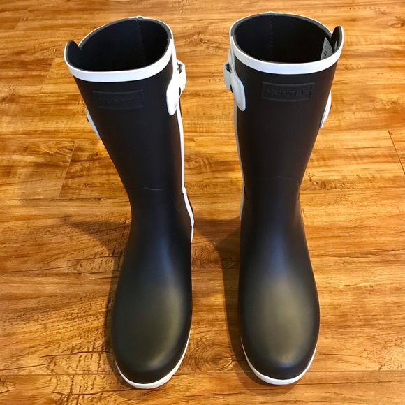 NWOT Slim Fit Short Contrast Hunter Rainboots - Picture 2 of 9